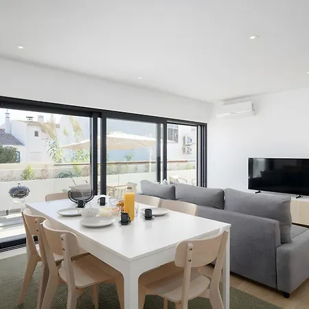 Spacious T2 With Luxury Terrace Tavira