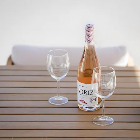 Spacious T2 With Luxury Terrace Apartment *