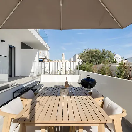 Spacious T2 With Luxury Terrace Tavira